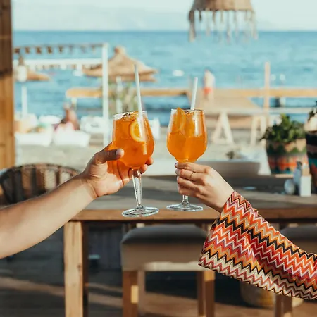 弗洛达特卡冲浪及海滩酒店 3* 达特恰