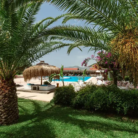 弗洛达特卡冲浪及海滩酒店 3* 达特恰