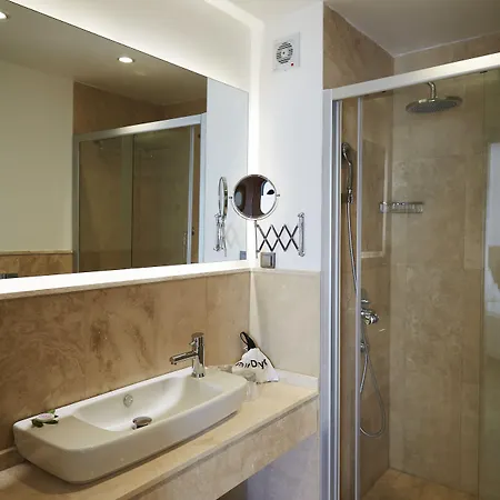 Flow Surf & Hotel